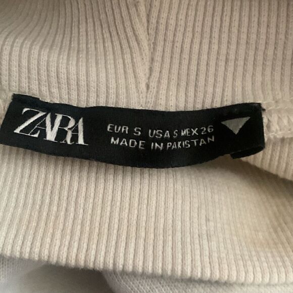 Zara woman’s used sweater in good condition - Picture 5 of 5